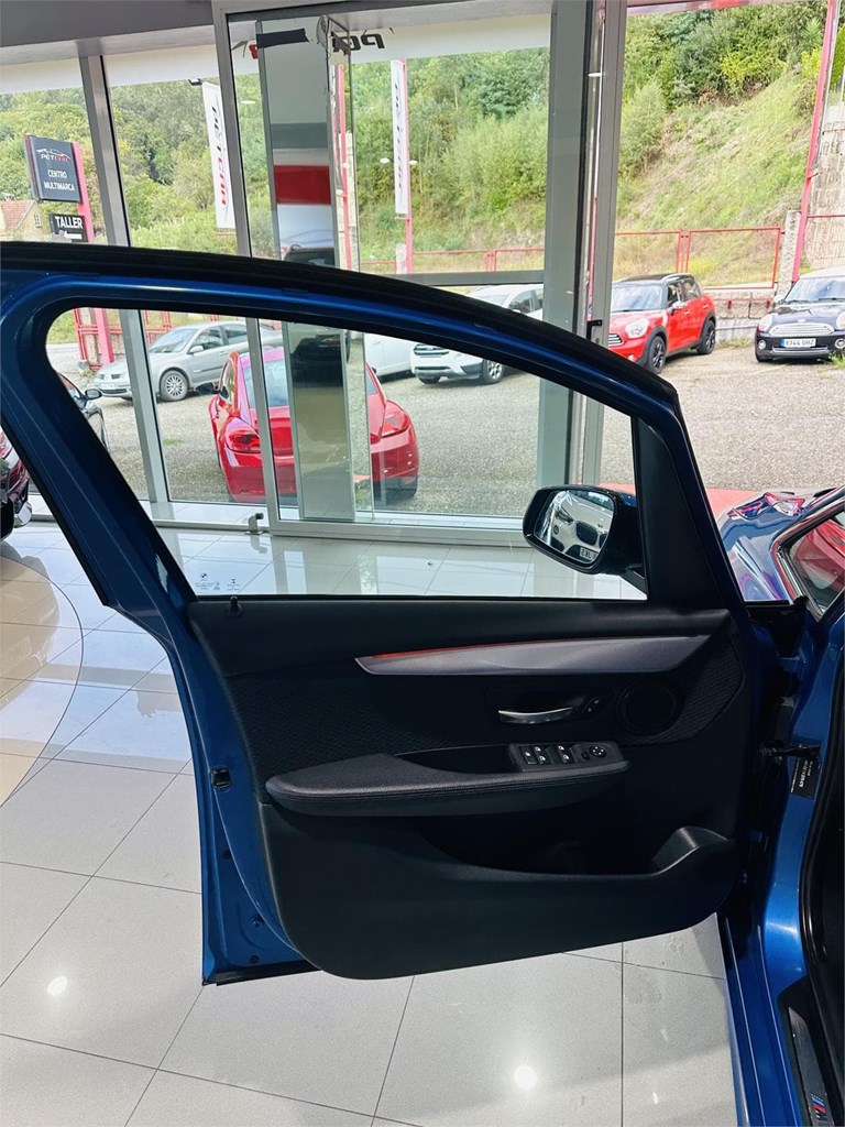 Foto 17 BMW 216i ACTIVE TOURER M SPORT