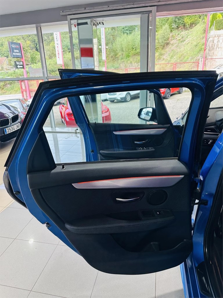 Foto 18 BMW 216i ACTIVE TOURER M SPORT
