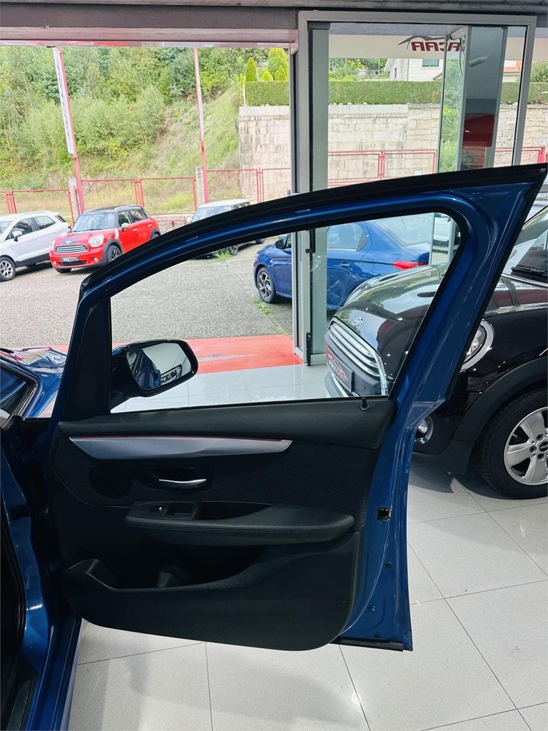 Foto 19 BMW 216i ACTIVE TOURER M SPORT