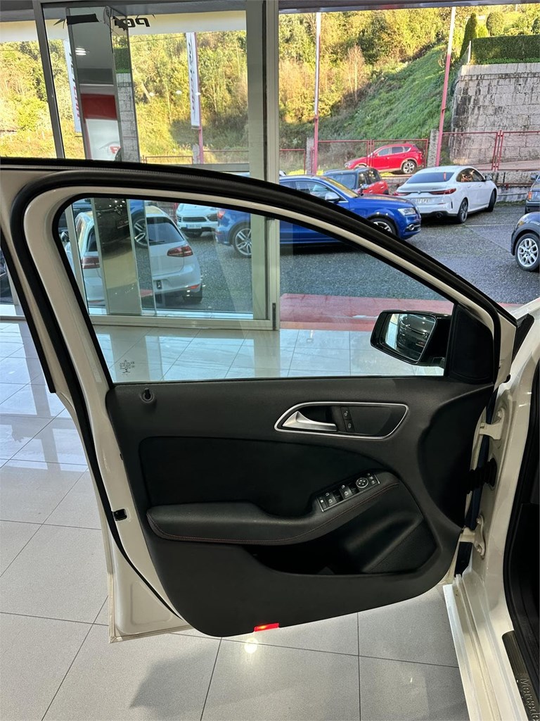 Foto 14 MERCEDES B200 CDI AMG LINE