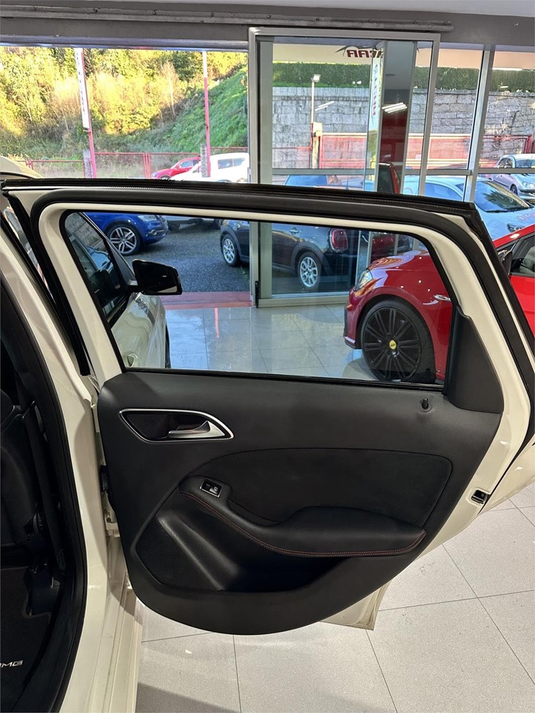 Foto 17 MERCEDES B200 CDI AMG LINE