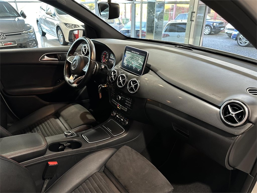 Foto 18 MERCEDES B200 CDI AMG LINE