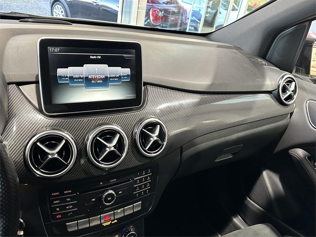 Foto 39 MERCEDES B200 CDI AMG LINE