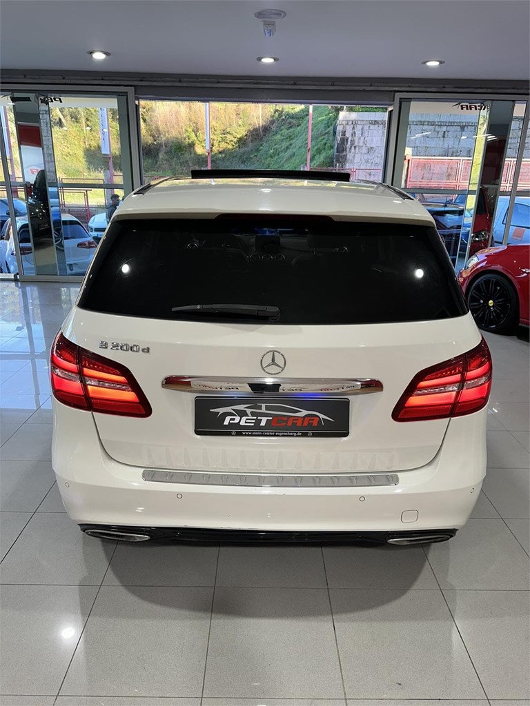 Foto 4 MERCEDES B200 CDI AMG LINE