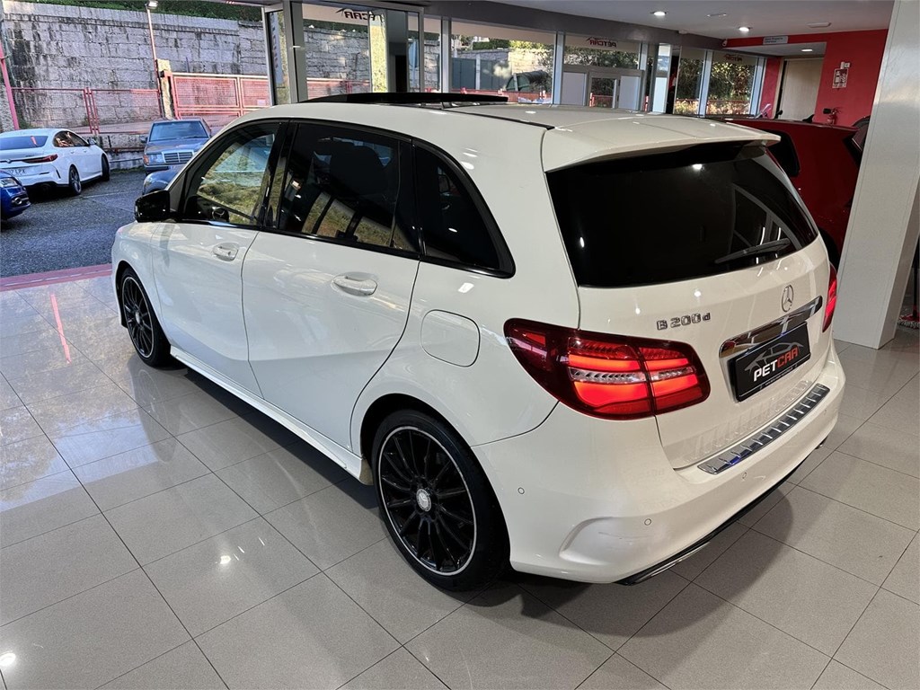 Foto 5 MERCEDES B200 CDI AMG LINE