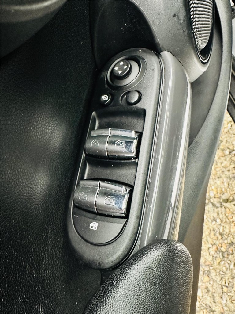 Foto 10 MINI COOPER 5 PUERTAS