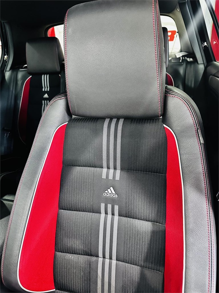Foto 23 VOLKSWAGEN GOLF 6 GTI EDICION ADIDAS