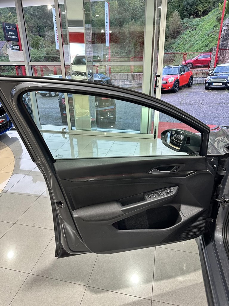 Foto 17 VOLKSWAGEN GOLF 8 GTD