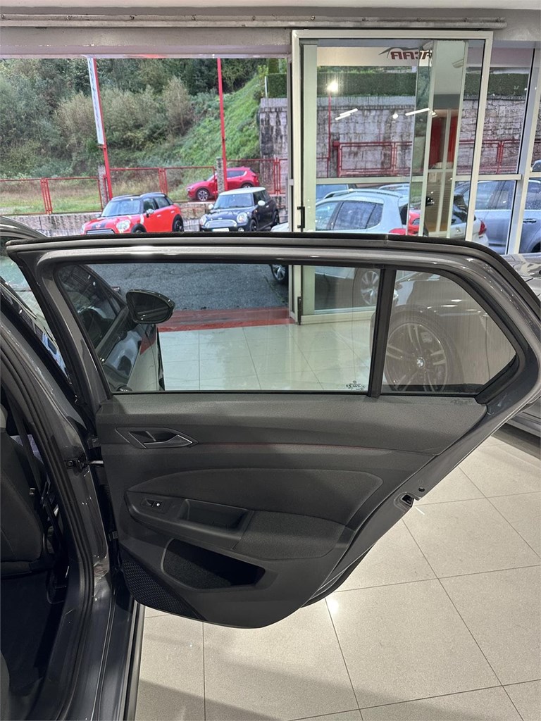 Foto 20 VOLKSWAGEN GOLF 8 GTD