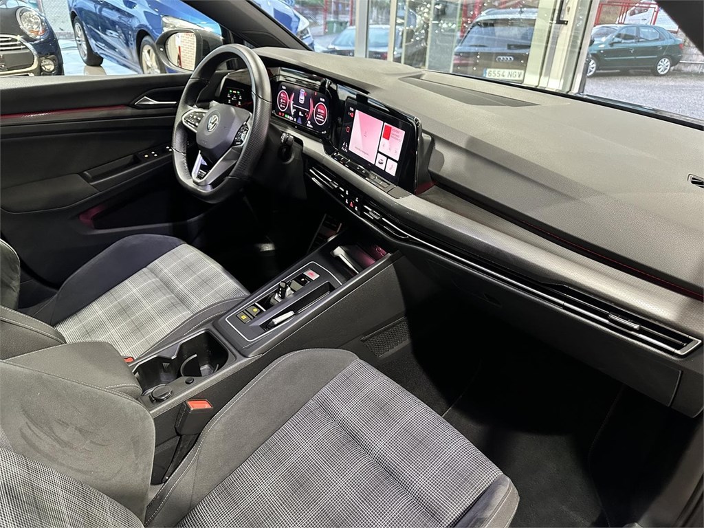 Foto 21 VOLKSWAGEN GOLF 8 GTD