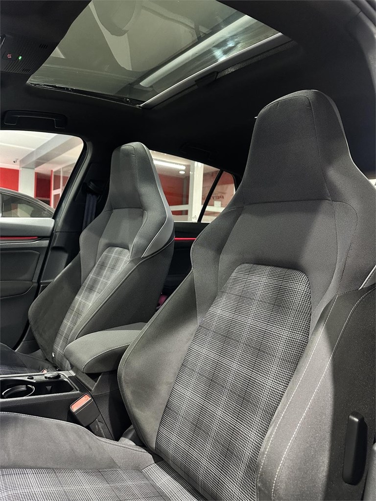 Foto 23 VOLKSWAGEN GOLF 8 GTD