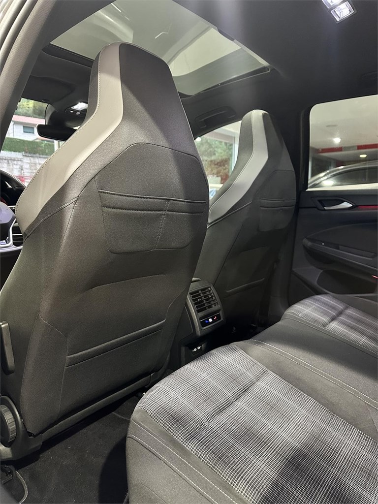 Foto 25 VOLKSWAGEN GOLF 8 GTD