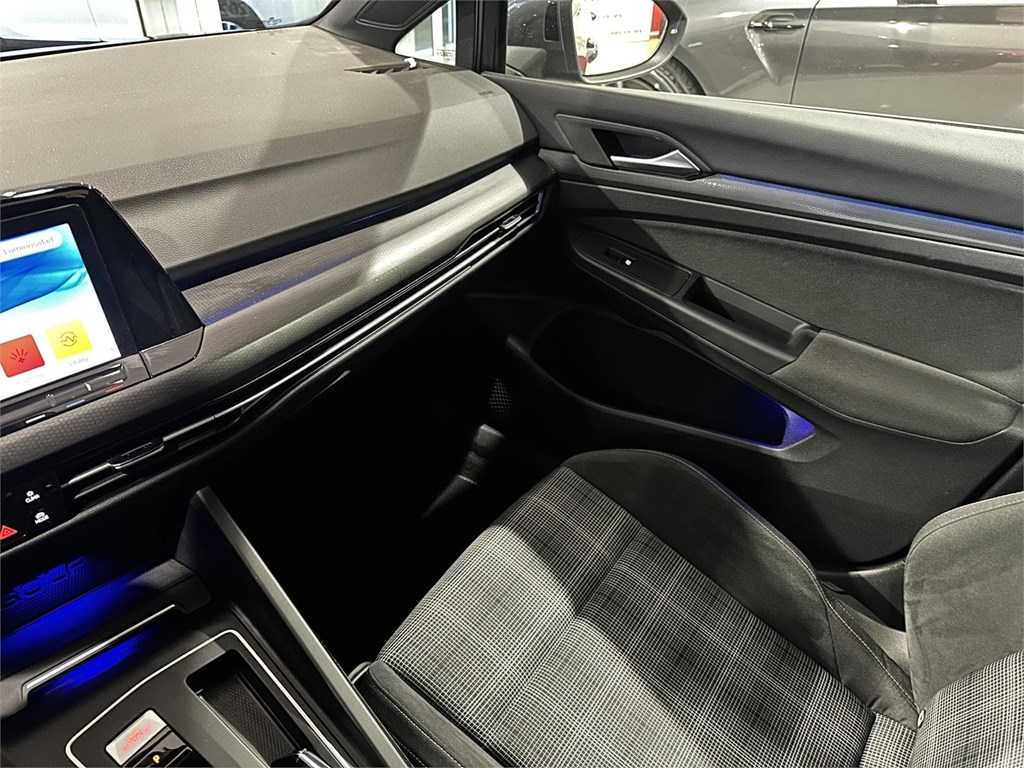 Foto 45 VOLKSWAGEN GOLF 8 GTD