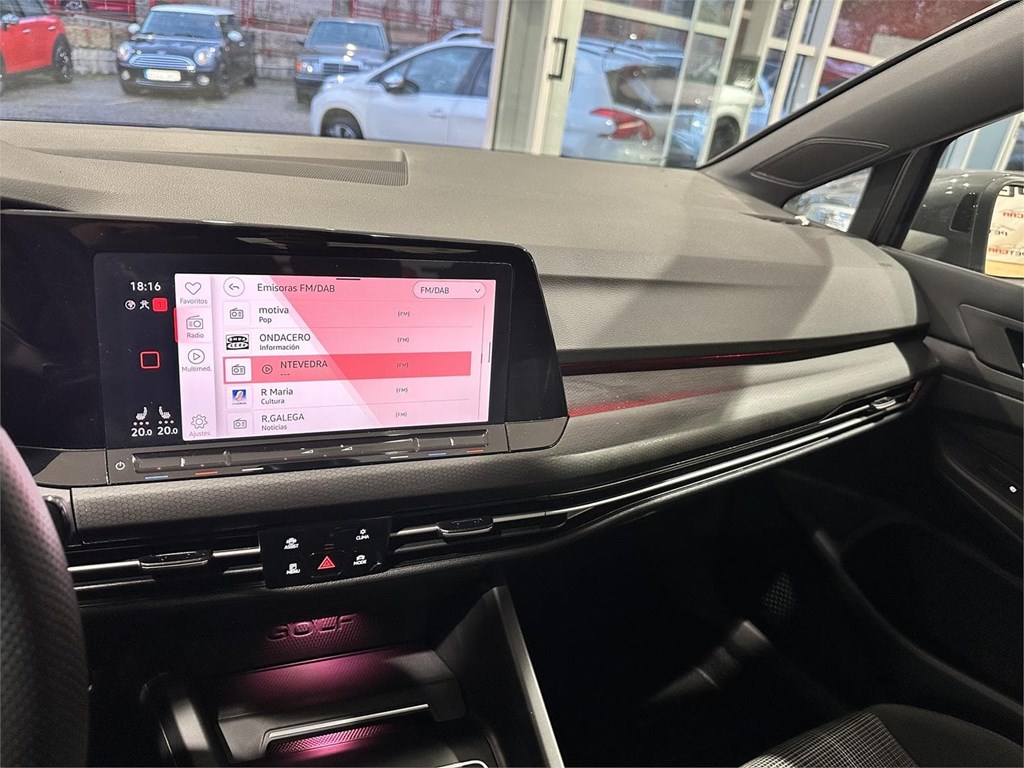 Foto 49 VOLKSWAGEN GOLF 8 GTD