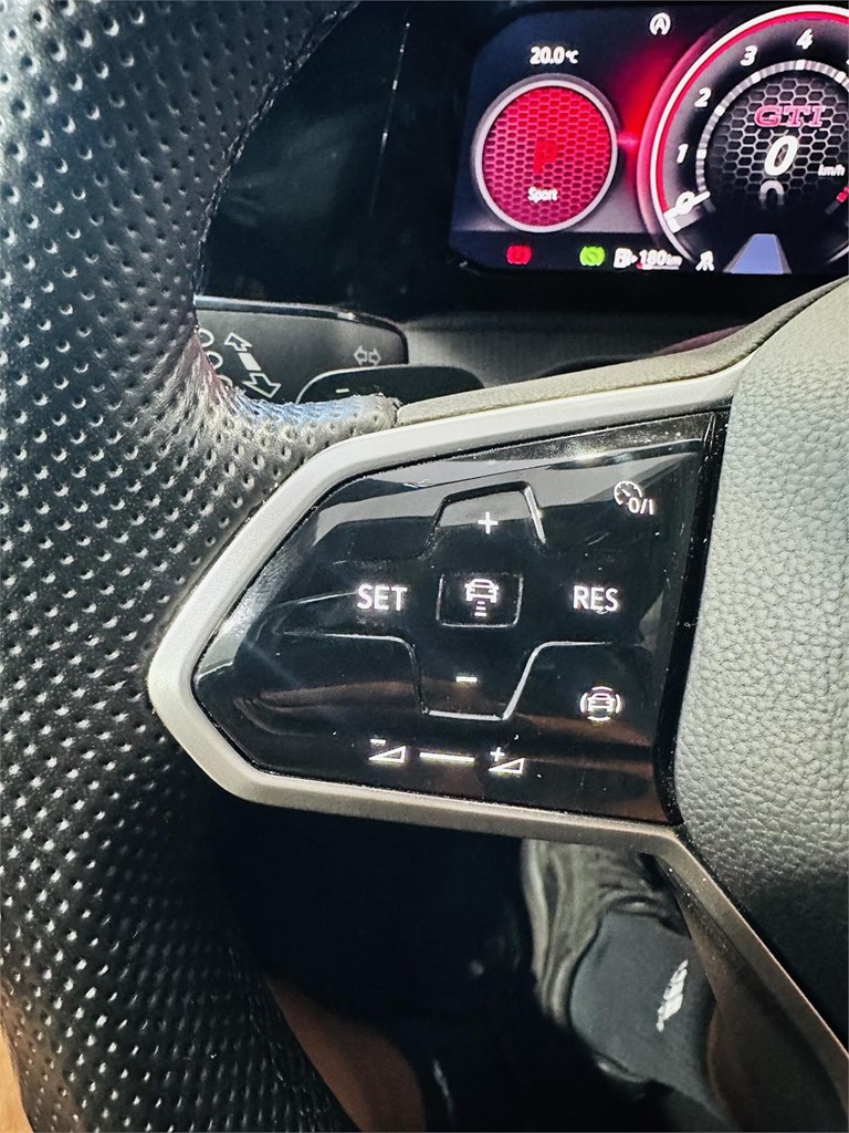 Foto 44 VOLKSWAGEN GOLF 8 GTI